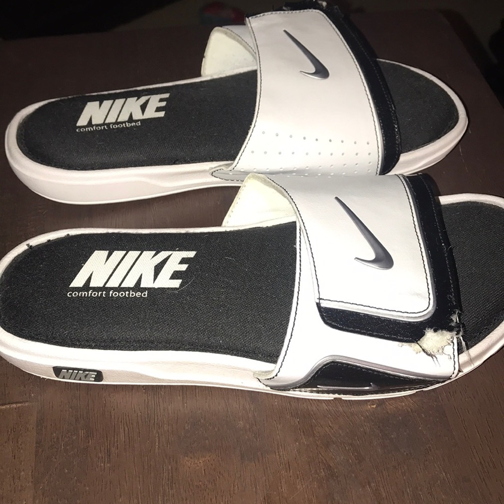 Nike comfort footbed slippers. Size 9 xl wide